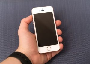 Не работает экран - ремонт iPhone SE