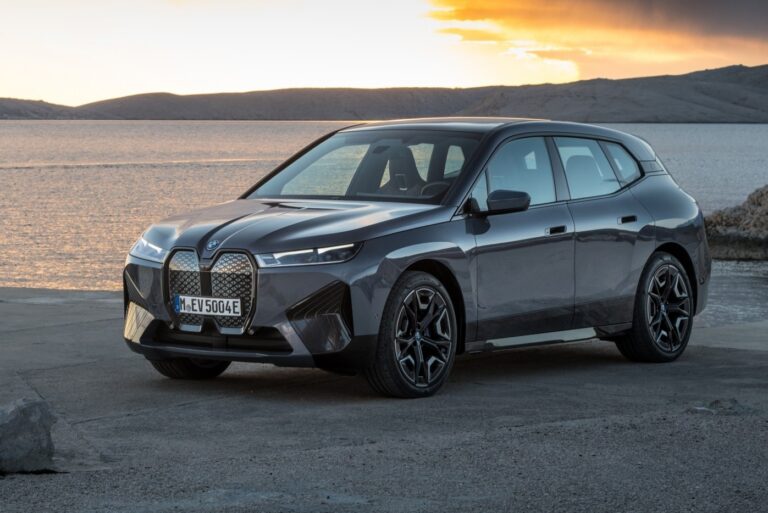 BMW iX: Революційний крок до майбутнього автомобільної індустрії