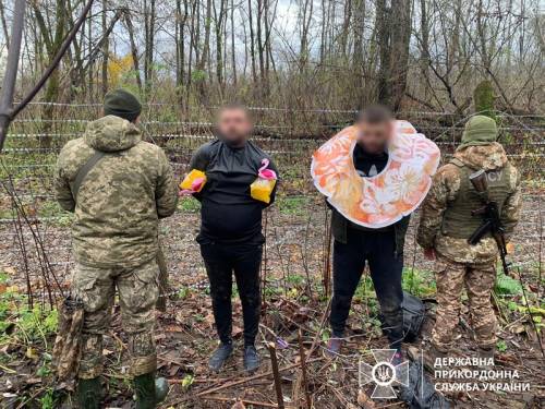 На Закарпатті двоє чоловіків збиралися за допомогою дитячих нарукавників і надувного кола перепливти Тису й потрапити в Румунію – ДПСУ