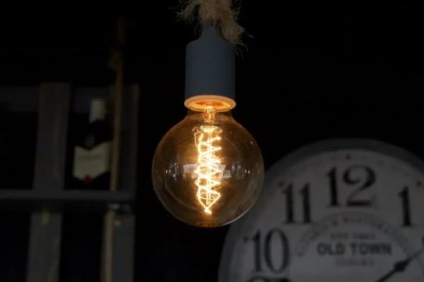 Відключення світла 29 грудня: ДТЕК опублікувало графіки для двох областей і Києва