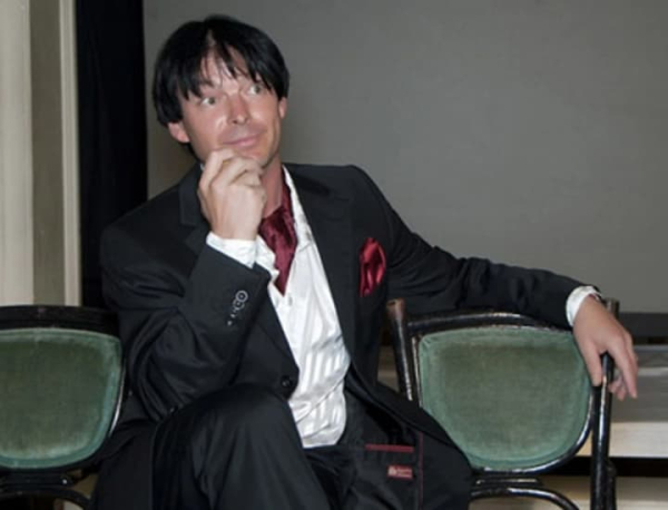 Український актор та телеведучий Анатолій Суханов помер у віці 54 років