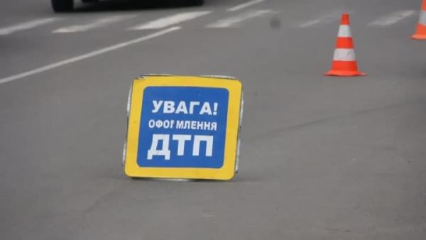 Рух транспорту ускладнено на вулиці Олени Теліги в Києві через ДТП