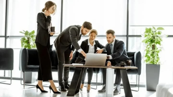 Штучний інтелект загрожує звільненням понад 200 тисячам банкірів у Європі до 2030 року – FT