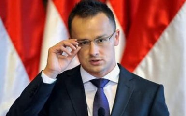 “Ви почали втручатися у наші вибори!”. Сійярто цинічно накинувся на Україну