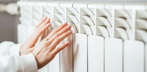 У Києві до 500 будинків без тепла, на тлі екстрених відключень не ходить електротранспорт на правому березі