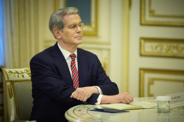 Трампу не потрібні повноваження від Сенату для введення 500% мит на покупців російської нафти - Бессент