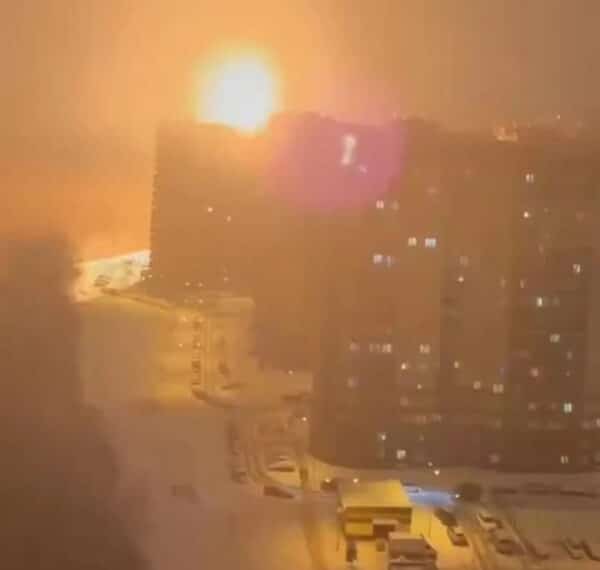 Вночі безпілотники вдарили по російському воронежу, місцеві чиновники повідомляють про руйнування.