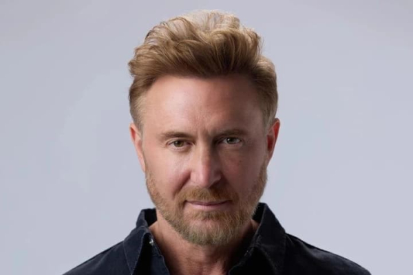 Гетта вітає сина у 58: перші знімки новонародженого Скайлера