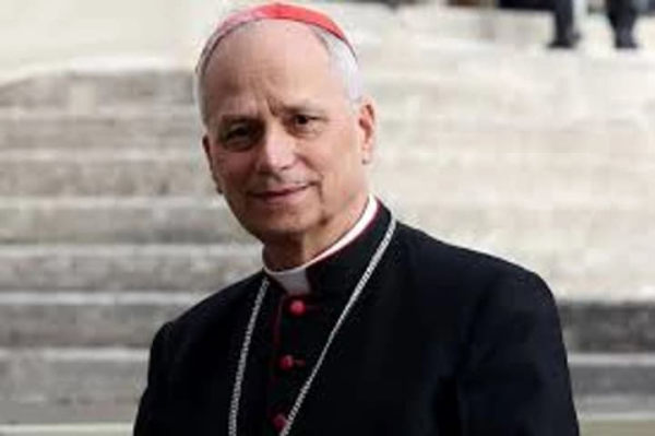 Лев XIV, понтифік, просить молитов за українців, що страждають від енергетичних ударів.