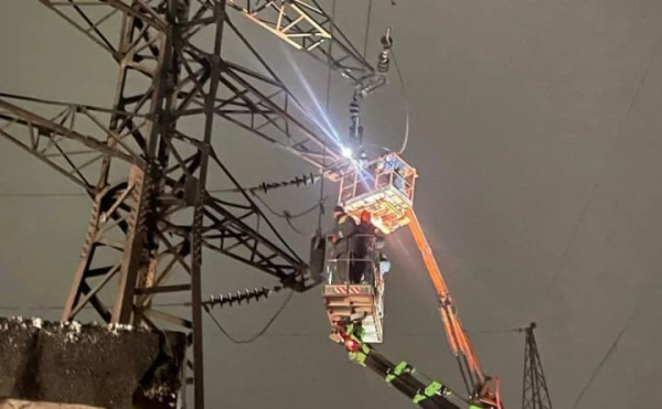 У “Дії”: Заявки на виплату 20 тисяч гривень для ремонтних бригад вже доступні, – Свириденко.