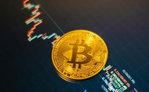 Біткойн впав: ціна нижче $65K