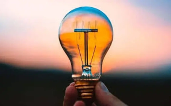 Київське Лівобережжя знову житиме за графіком відключень електрики.