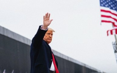 Трамп запевняє, що врятував Україну від ядерної війни