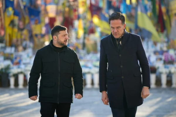 Зеленський та генсек НАТО провели зустріч в Києві, вшанувавши загиблих героїв України.