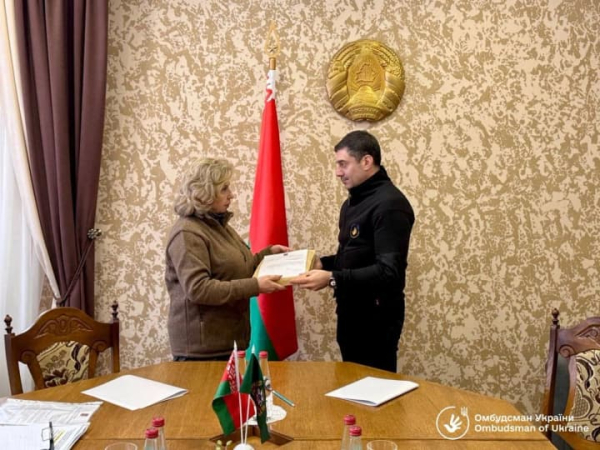 Лубінець і Москалькова провели зустріч: передано списки бранців, домовились про передачу пакунків.