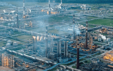 Росіяни повідомляють про удар безпілотників по нафтопереробному заводу в Ленінградській&hellip;