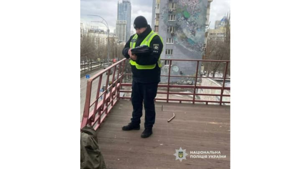 У Києві трагічно загинув чоловік, зірвавшись з 23-го поверху; ймовірно,…