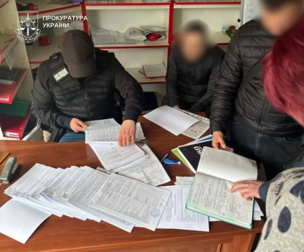 Київські правоохоронці припинили незаконну перереєстрацію авто: схема принесла…