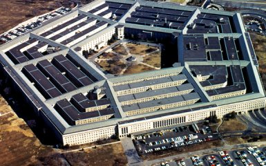Пакет допомоги Україні на суму 400 млн дол “застряг” у Пентагоні — сенатор Макконнелл