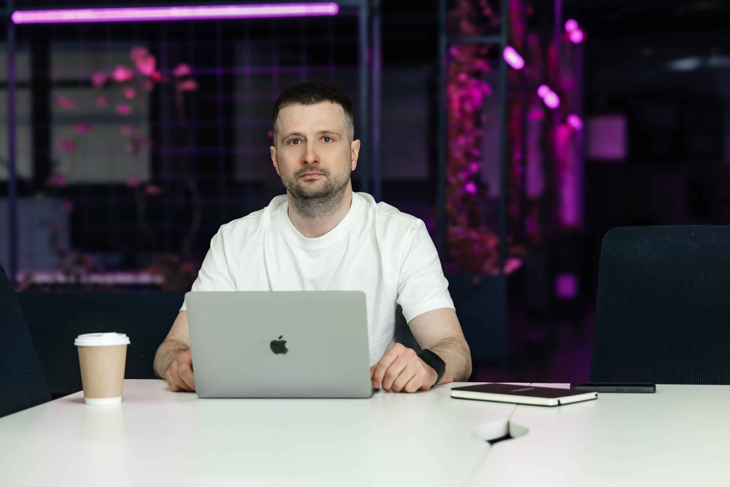 «95% імпорту і жодного контролю»: експерт Сергій Тіханов розкрив реальну картину паливного ринку України і головні ризики