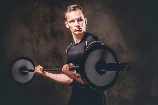 Штанга проти старіння мозку: розкритий дивовижний ефект силових тренувань