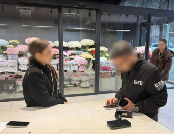 Одеські податківці розкрили схему з ФОПами на квітковому ринку