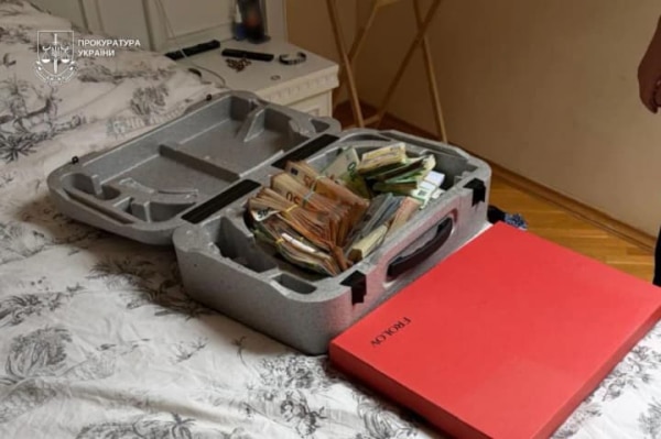 Правоохоронці взялися за "зіркового" пластичного хірурга Сергія Дербака за ухиляння від сплати податків