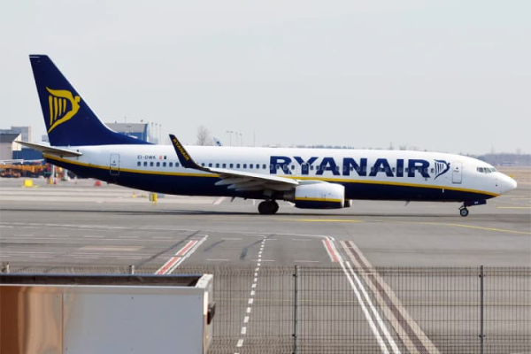 Ryanair попередила про зростання витрат через ціни на пальне та зарплати персоналу