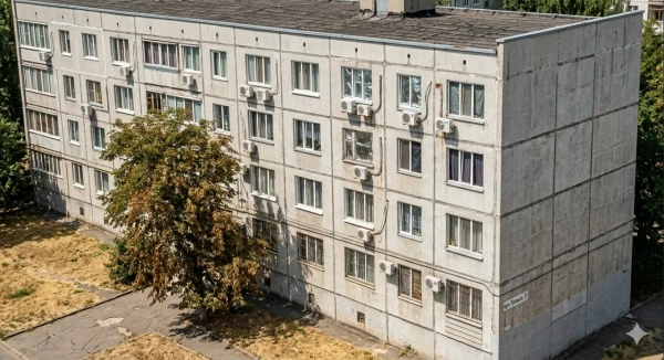 Вікно з жалюзі