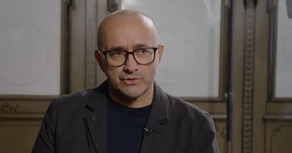 Андрій Звягінцев під час свого виступу на Каннському кінофестивалі