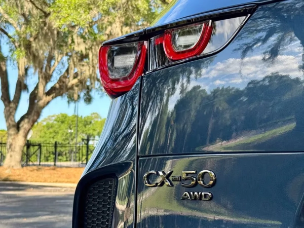 Mazda CX-50 витісняє CX-5: гібриди штурмують ринок