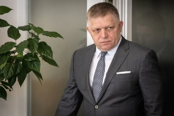 Фіцо тисне на Єврокомісію: вимагає компенсацію за зброю для України