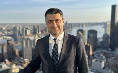 Посол України на Кіпрі Ніжинський подав у відставку. Але у МЗС є проблема
