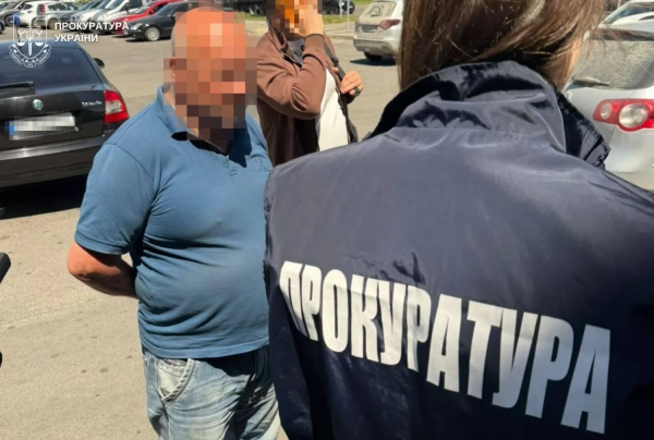 У Львові ексдепутат із сином продавали "інвалідність" для виїзду за кордон за 15 тис. тисяч