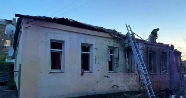Харків: обстріл житлового будинку, поранено людей, зруйновано оселі