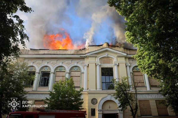 Атака дронів на Харків: кількість постраждалих зросла до 6, пожежу в художньому музеї локалізували