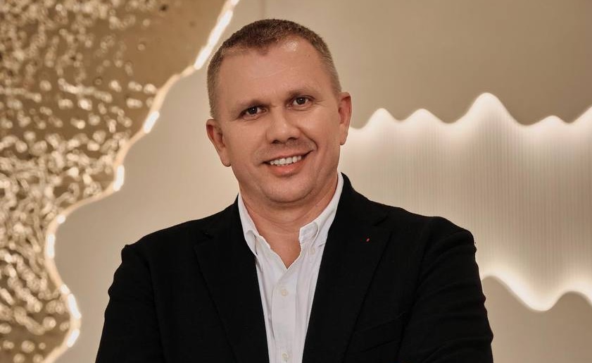 «Кожен українець за кордоном сьогодні — це амбасадор своєї країни»: Микола Олексів про відповідальність…