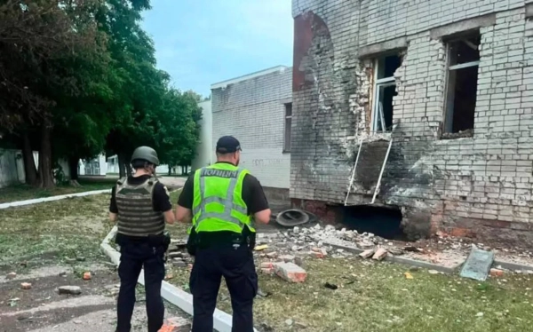 Російські дрони вдарили по Чернігівщині: троє поранених, руйнування лікаря та&hellip;