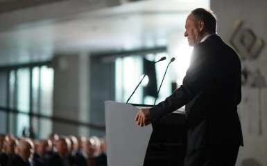 “Тішить Путіна”. Туск відреагував на рішення Навроцького щодо Зеленського