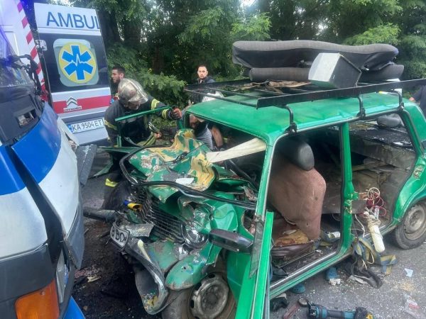 Шість дітей в авто: трагічна ДТП під Києвом забрала життя&hellip;