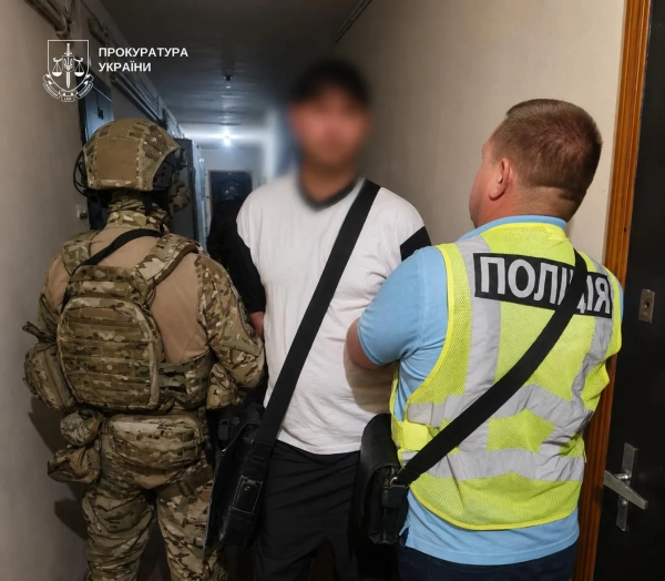 У Києві знайдений за оголошенням ремонтник з гранатою та ножем пограбував пенсіонерку