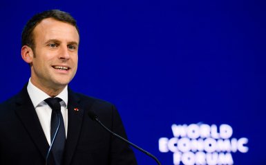 Макрон розкрив нові деталі перемовин Трампа та Путіна на Алясці