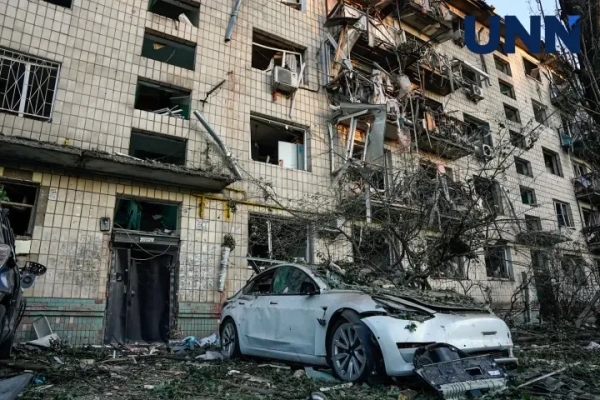 У Києві за жертвами атаки рф оголосили жалобу, під завалами багатоповерхівки шукають родину з 15-річною дівчиною