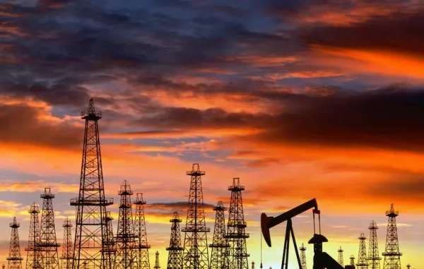 ОПЕК+ нарощує видобуток нафти: що це означає для ринку