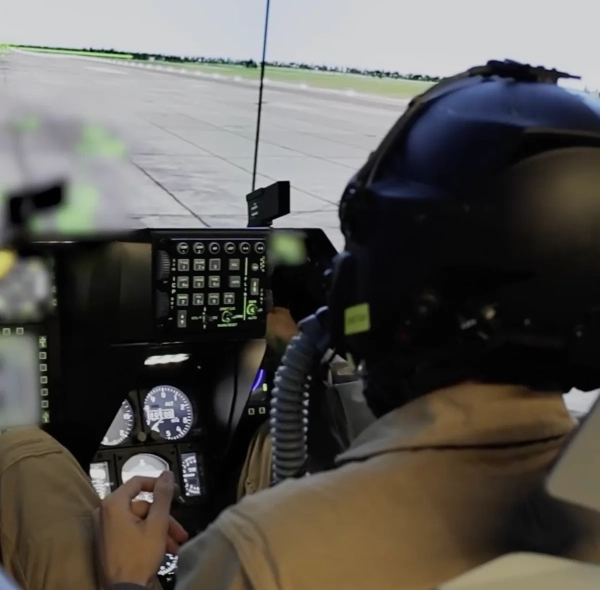 Україна опановує F-16: новітні мобільні тренажери вже в…
