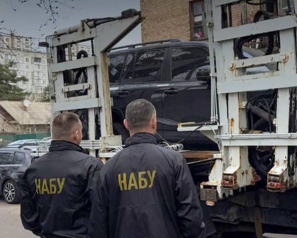 Викрито змову: посадовці Нацгвардії та ділки вивели 150 мільйонів, елітне майно під арештом