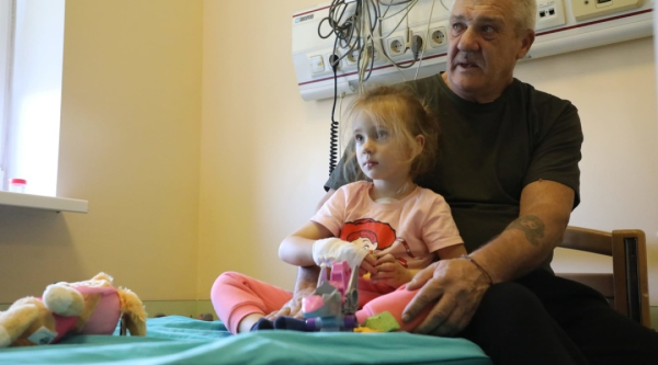 10/11: Дівчинку, якій з серця дістали уламок російської міни, виписали з лікарні / Фото: Юлія Овсяннікова, Укрінформ
