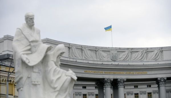 МЗС України щодо таємної зустрічі між Німеччиною та Росією в Баку: Настільки ж засекречена, наскільки незначна