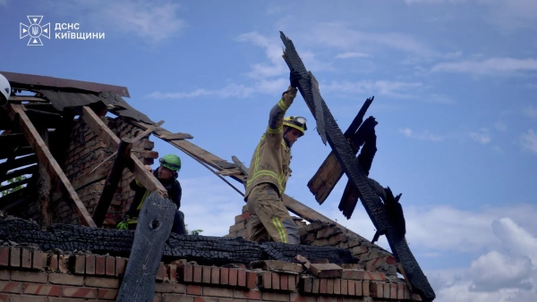 Рятувальники завершили пошуки під завалами внаслідок обстрілу на Київщині