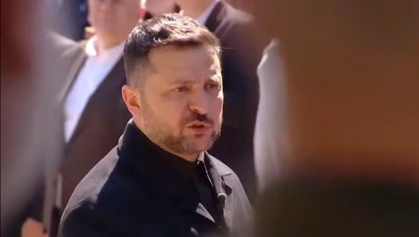 Зеленський в Одесі вшанував поранених захисників, вручивши державні нагороди